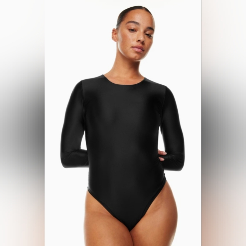 NWOT Babaton Satinette Crew Longsleeve Bodysuit Women's Size M